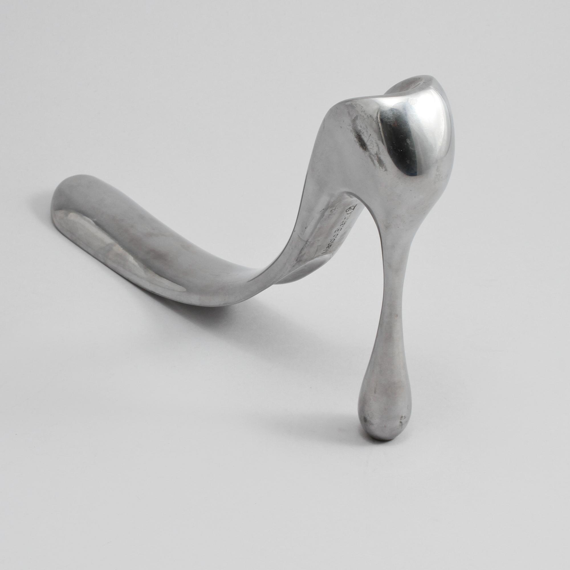 SKOSKED, vitmetall, Manolo Blahnik, 2000-tal.