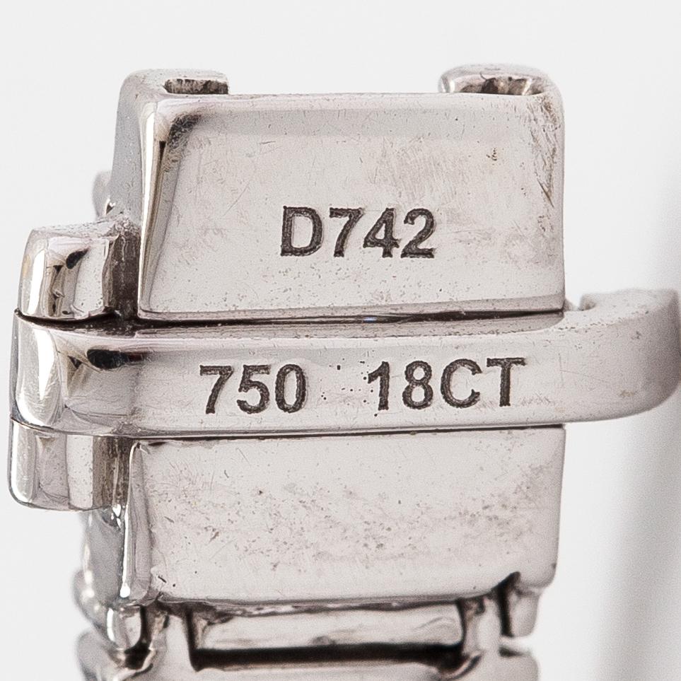 An 18K white gold bracelet with diamonds ca. 7.42 ct in total according to engraving.
