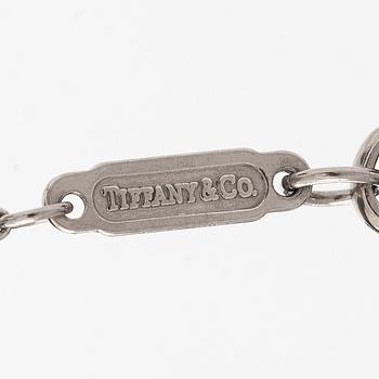 Tiffany & Co, kaulakoru, platinaa, sydämenmuotoinen riipus jossa briljanttihiottuja timantteja.