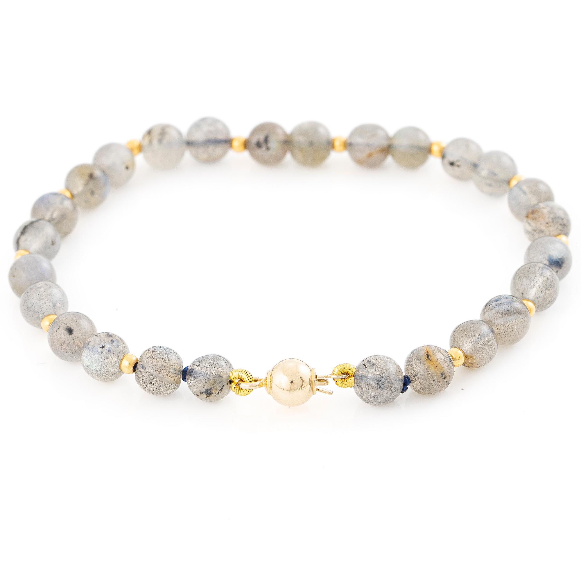 Bracelet, with labradorite beads, clasp in 18K gold.
