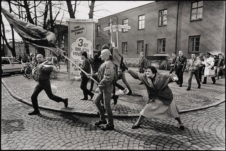 Hans Runesson, "Kvinnan med handväskan”, 1985.