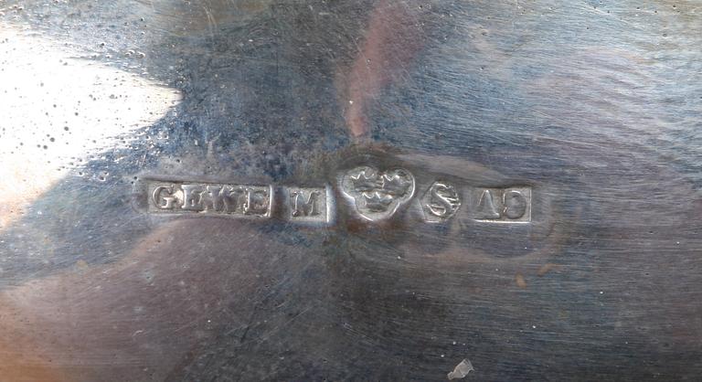 FAT SAMT SOCKERSKÅL OCH GRÄDDKANNA, silver, rokokostil, bla GEWE, 1900-tal.