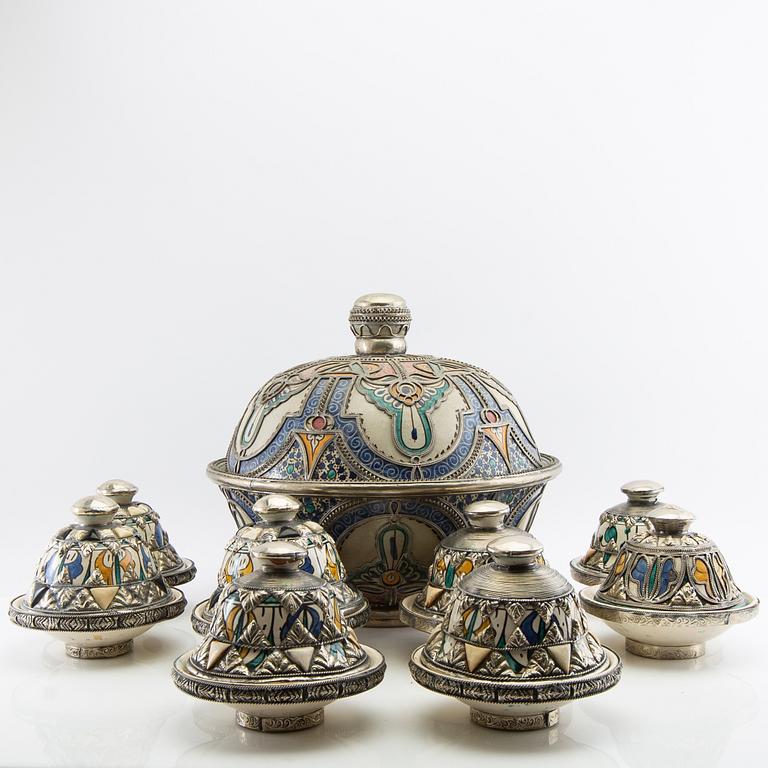 Urn with lid and plate with lid, 1 + 8, Morocco (?), 20th century.