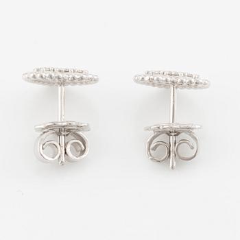 Earrings 18K white gold with brilliant-cut diamonds.