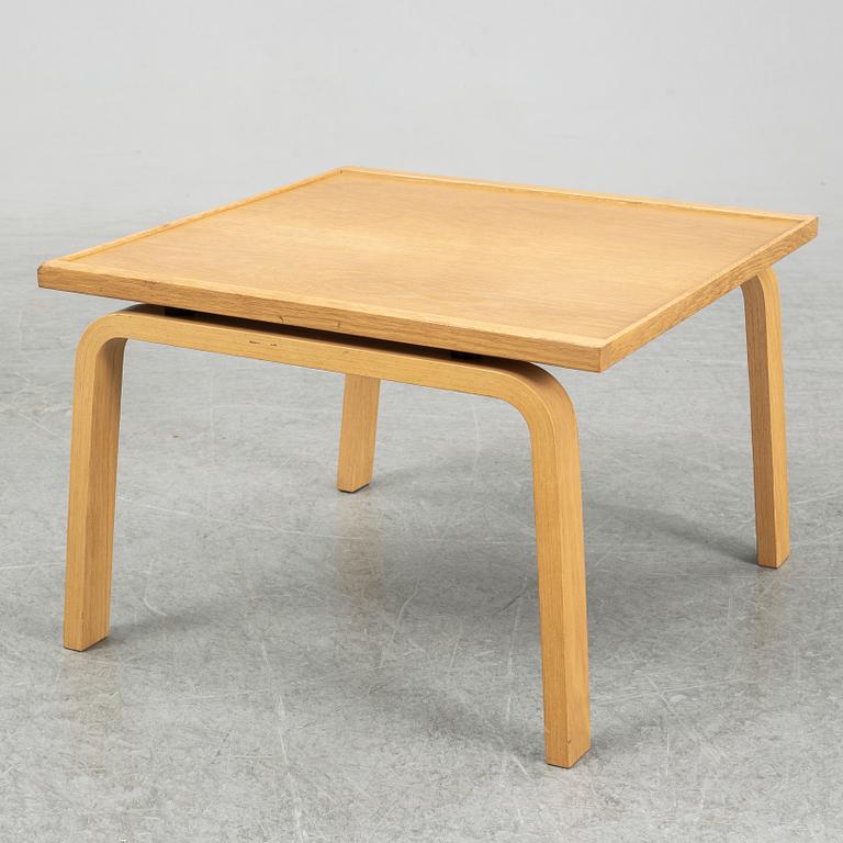 ARNE JACOBSEN, "Oxford 4533" sidobord, Fritz Hansen, Danmark, 1965.