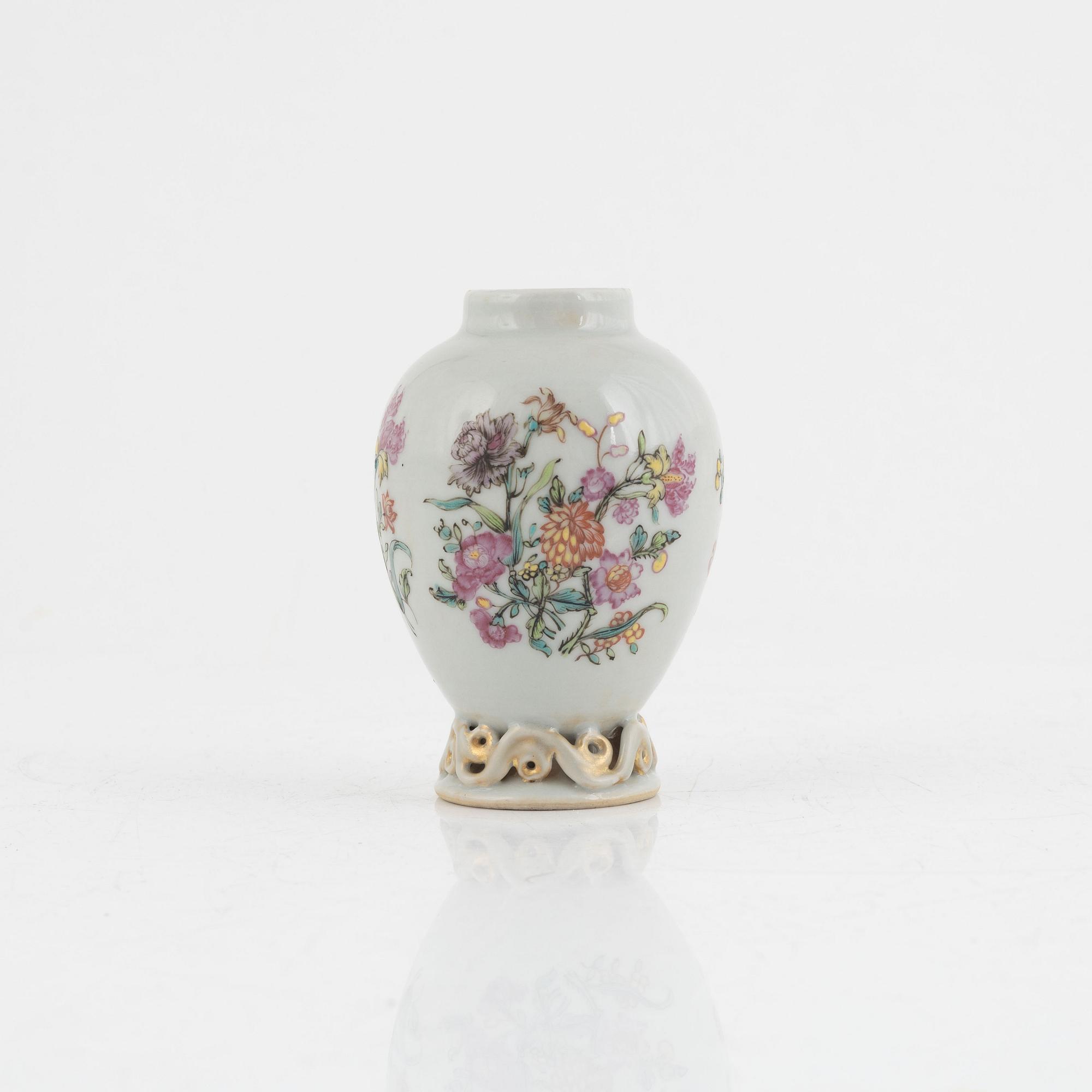 Tedosa, porslin, Kina, Qingdynastin, Qianlong (1736-95).