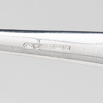 Tapio Wirkkala, A Finnish silver cutlery set, "Tapio", Kultakeskus Oy, Hämeenlinna, 1962-1990 (50 pieces).