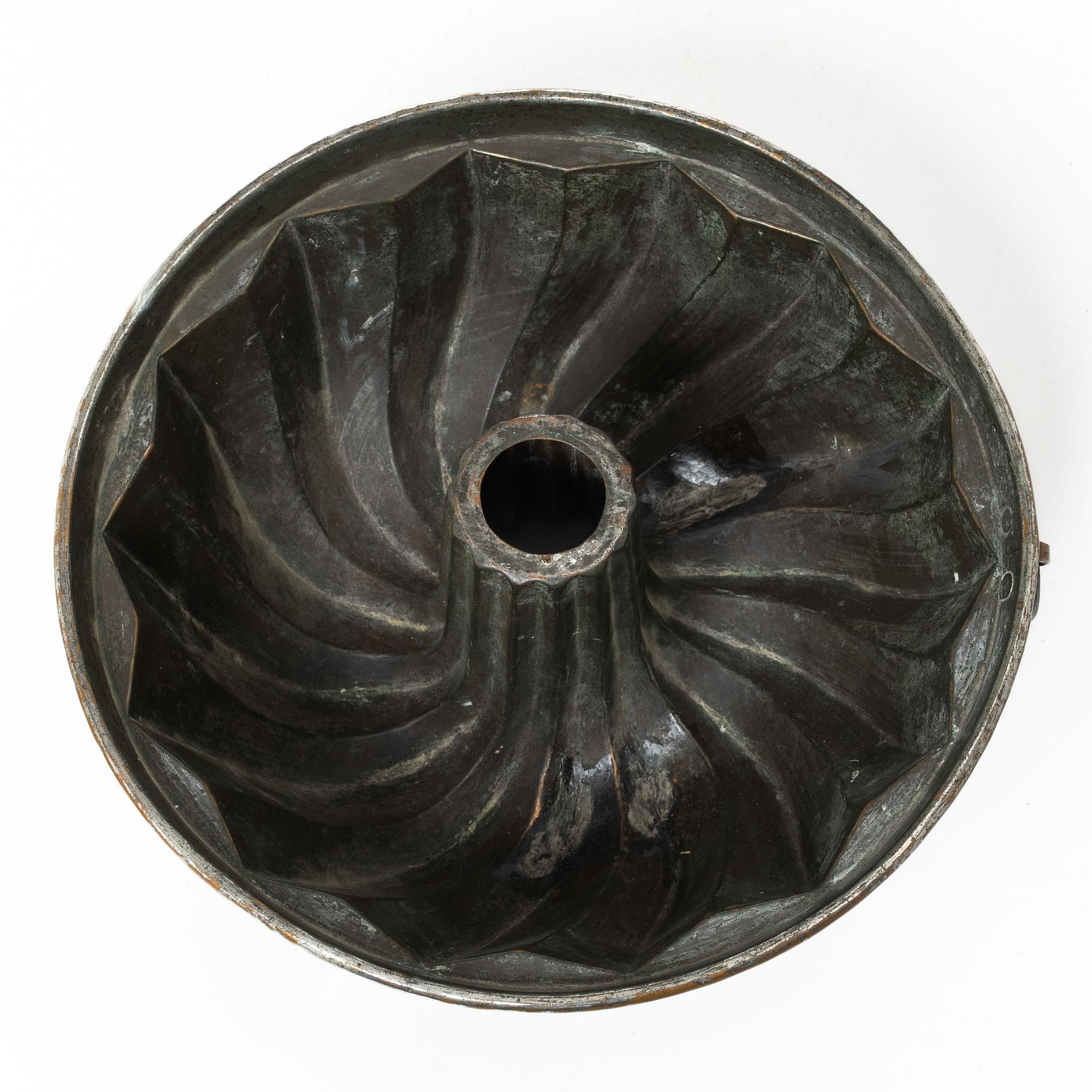 A Sweidhs copper cake mould, 18th / early 19th century.
