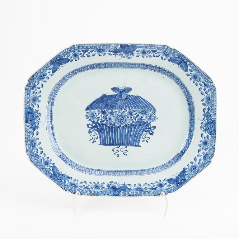 A blue and white Chinese serving dish, Qing dynasty, Qianlong (1736-95).