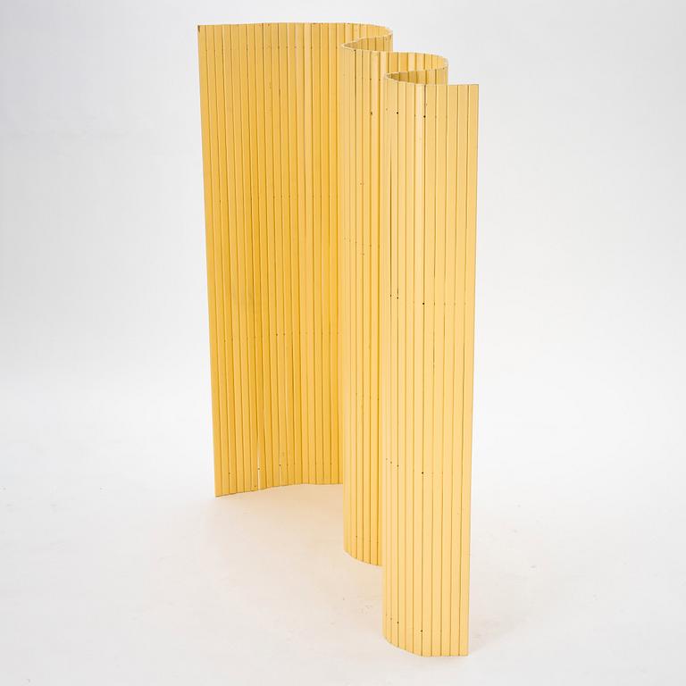 Alvar Aalto, a roomdivider, model 100, Artek, mid 20th century.
