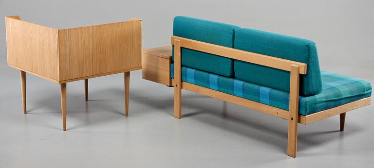 DAGBÄDD samt HÖRNBORD, Ekornes Svane, Norge, 1900-talets tredje kvartal.