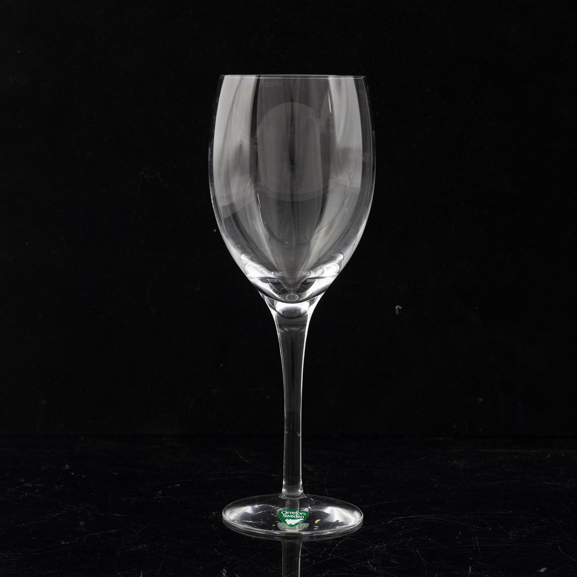 Glasservisdelar, Nils Landberg 12 st  "Illusion" samt Olle Alberius, 24 st "Lisa", Orrefors.