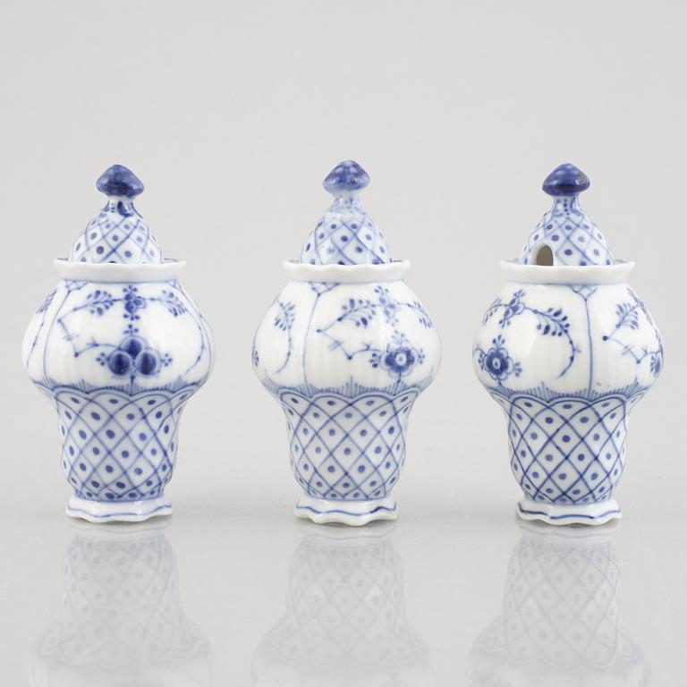 Bordsuppsats, porslin, Royal Copenhagen, "Musselmalet", modell 62, 1893-1923.