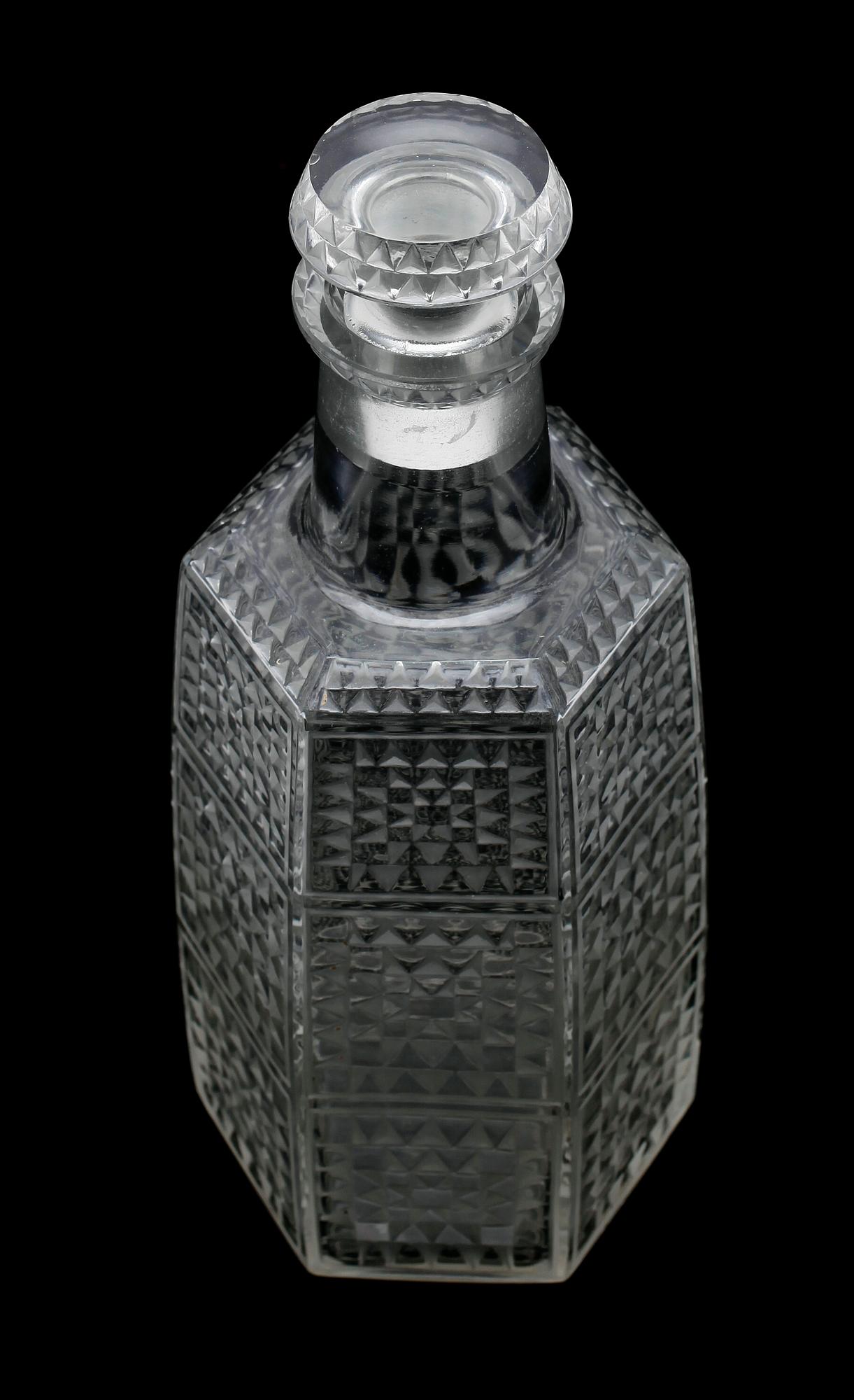 KARAFF, glas, modell 3169, "Dundee Mosaique", René Lalique, Frankrike, 1900-talets första hälft.