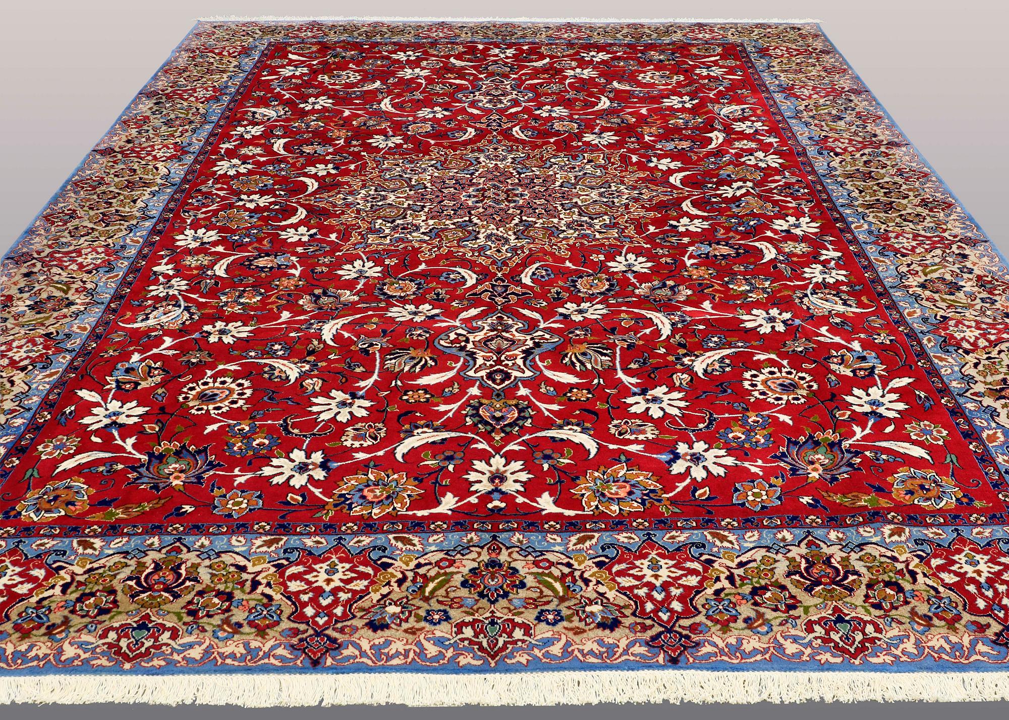 A CARPET, Esfahan, ca 460 x 320 cm.