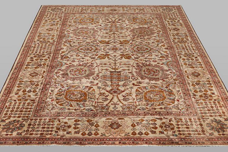 A carpet, Oriental, ca 337 x 261 cm.