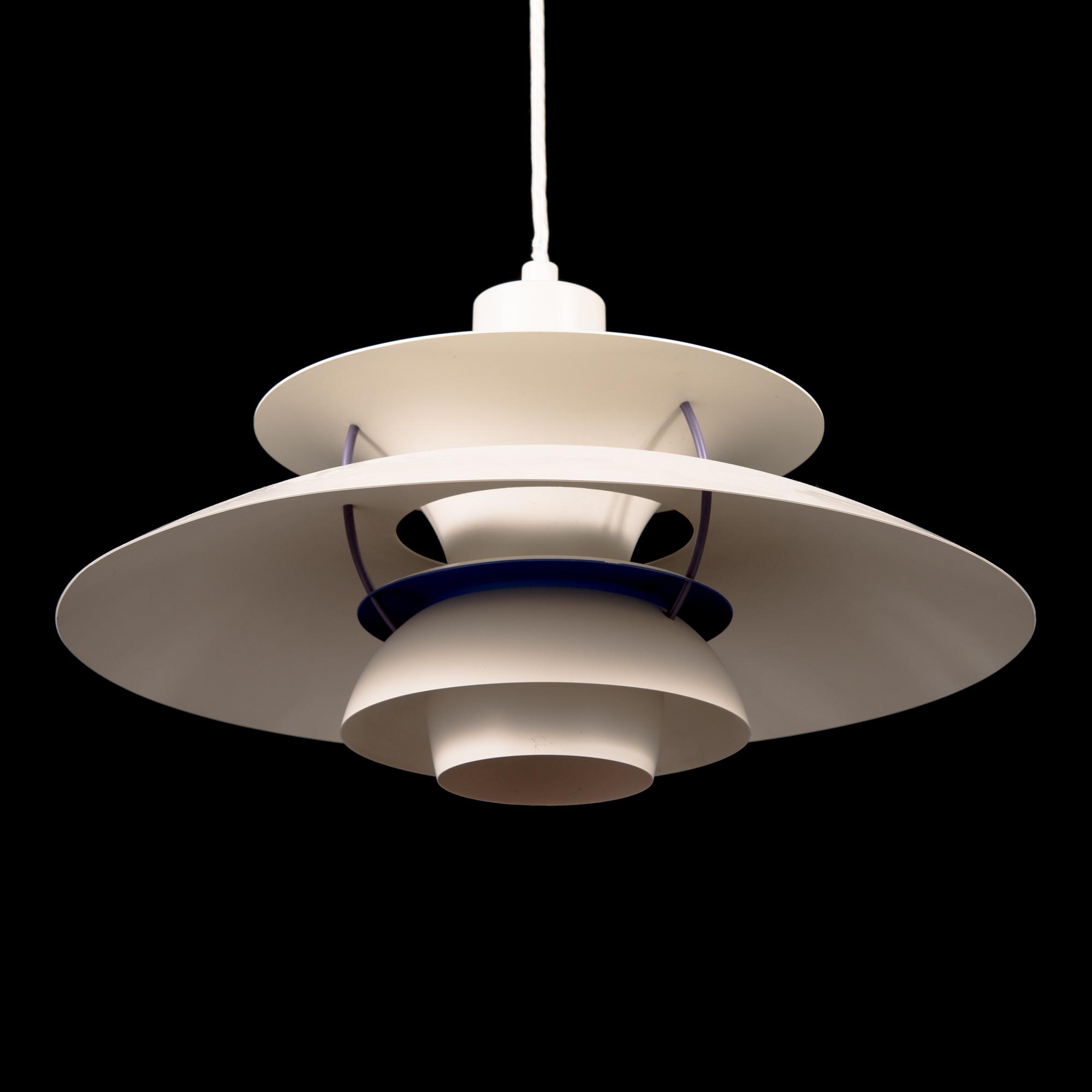 Poul Henningsen, kattovalaisin"PH- 5", Louis Poulsen, Tanska 1900-luvin loppu.