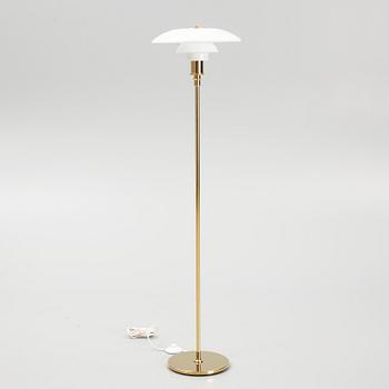 Poul Henningsen, golvlampa, "PH 3½-2½", Louis Poulsen, Danmark.