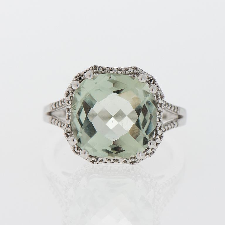 RING, 10K vitguld, grön kvarts.