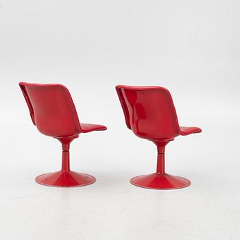 Yrjö Kukkapuro, a table and two chairs, "Saturnus", Haimi, Finland, 1970's.