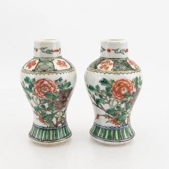 Vaser ett par Kina 18/1900-tal porslin.