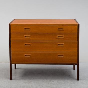 A 1950s/1960s chest of drawers.