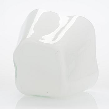 Alvar Aalto, glasskulptur, 2 delar av "Aalto-blomman", signerad Alvar Aalto Iittala. 1950-tal.