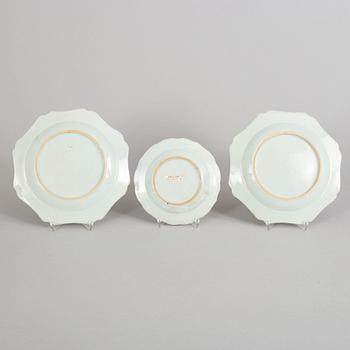 A pair of famille rose dishes and a dessert plate, Qing dynasty, Qianlong (1736-95).