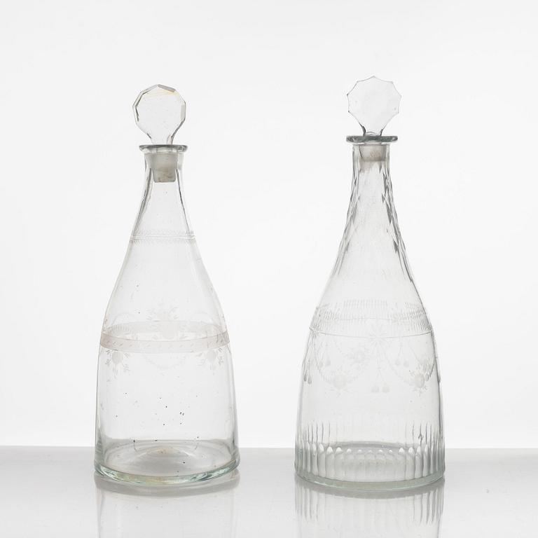 Karaffer, 2 st, glas, gustavianska, omkring år 1800.