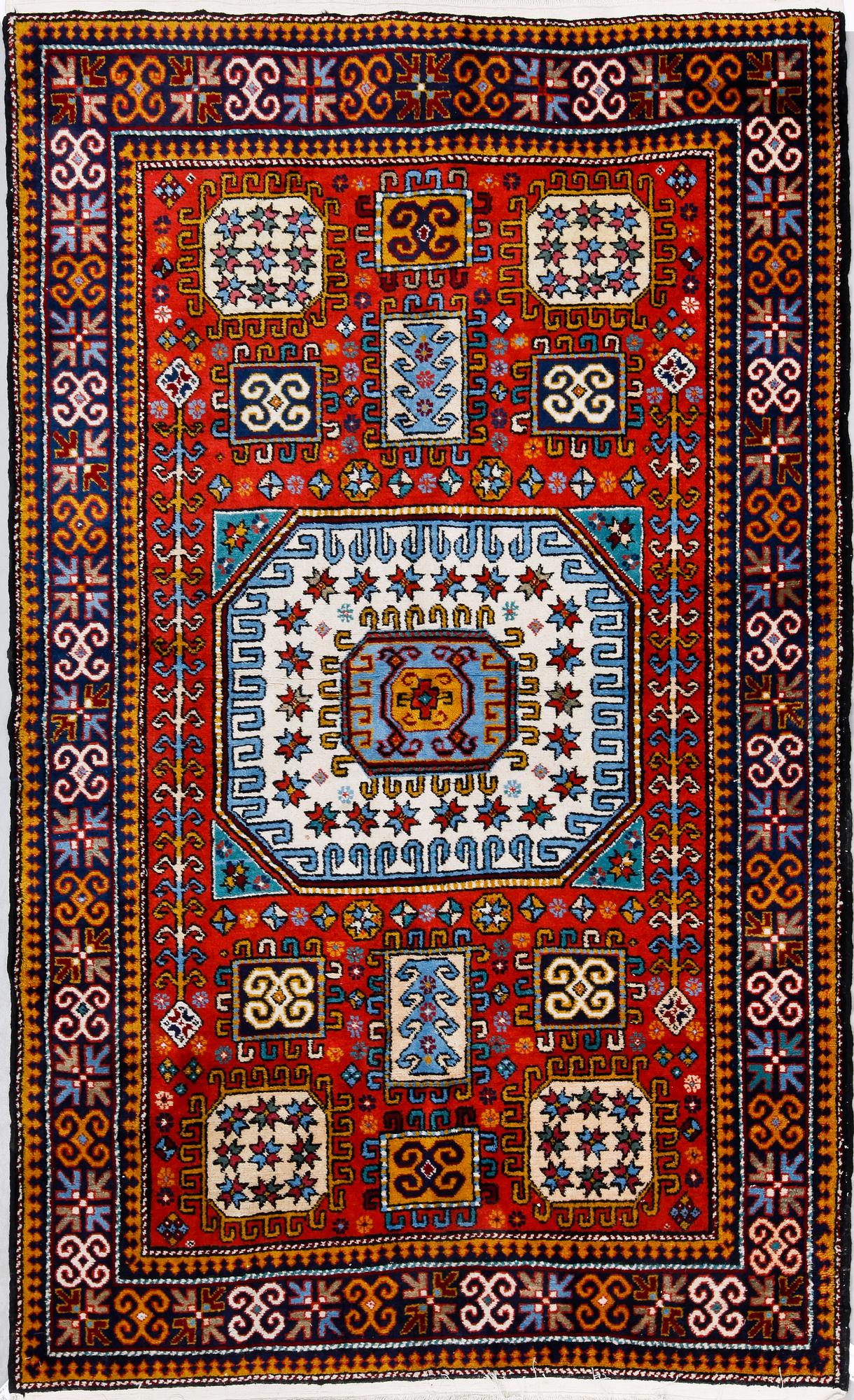 MATTA, Persisk, ca 195x135 cm.