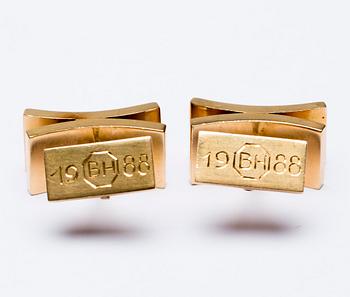 MANSCHETTKNAPPAR, 18 k guld. Bengt Liljedahl, Stockholm, 2001. Vikt ca 52 g.