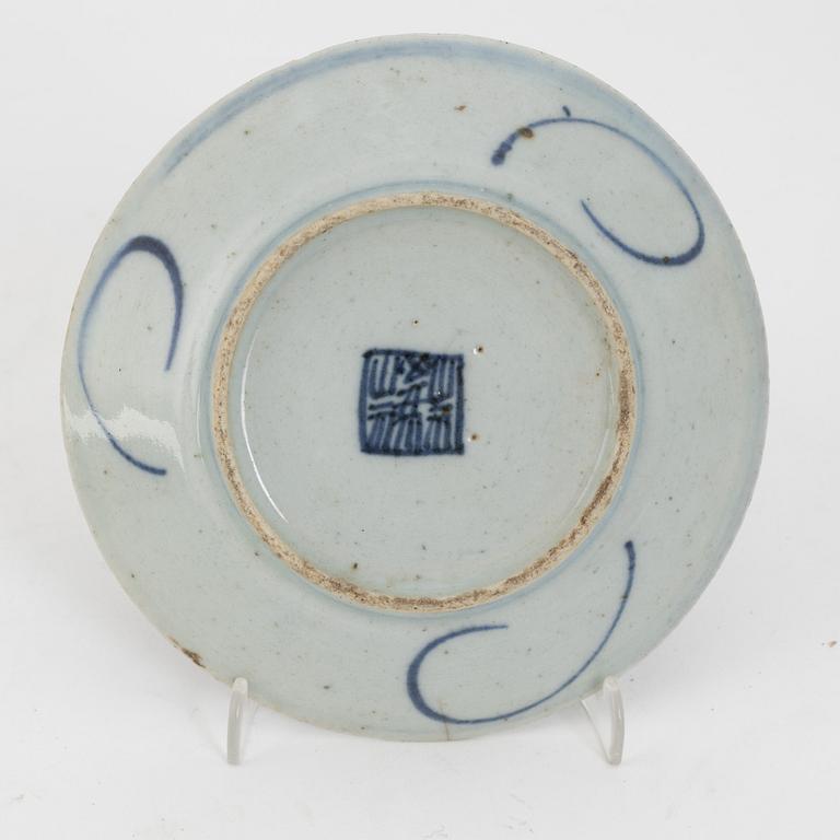 A set of 12 similar Chinese blue and white porcelain small dishes, late Qing dynasty, second half of the 19th Century.