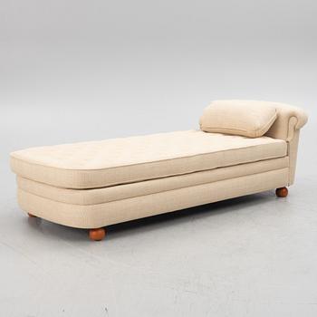 Josef Frank, a model 775 couch/daybed, Svenskt Tenn, 2022.