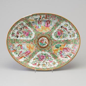TERRINFAT, porslin. Kanton, Qingdynastin, 1800-tal.