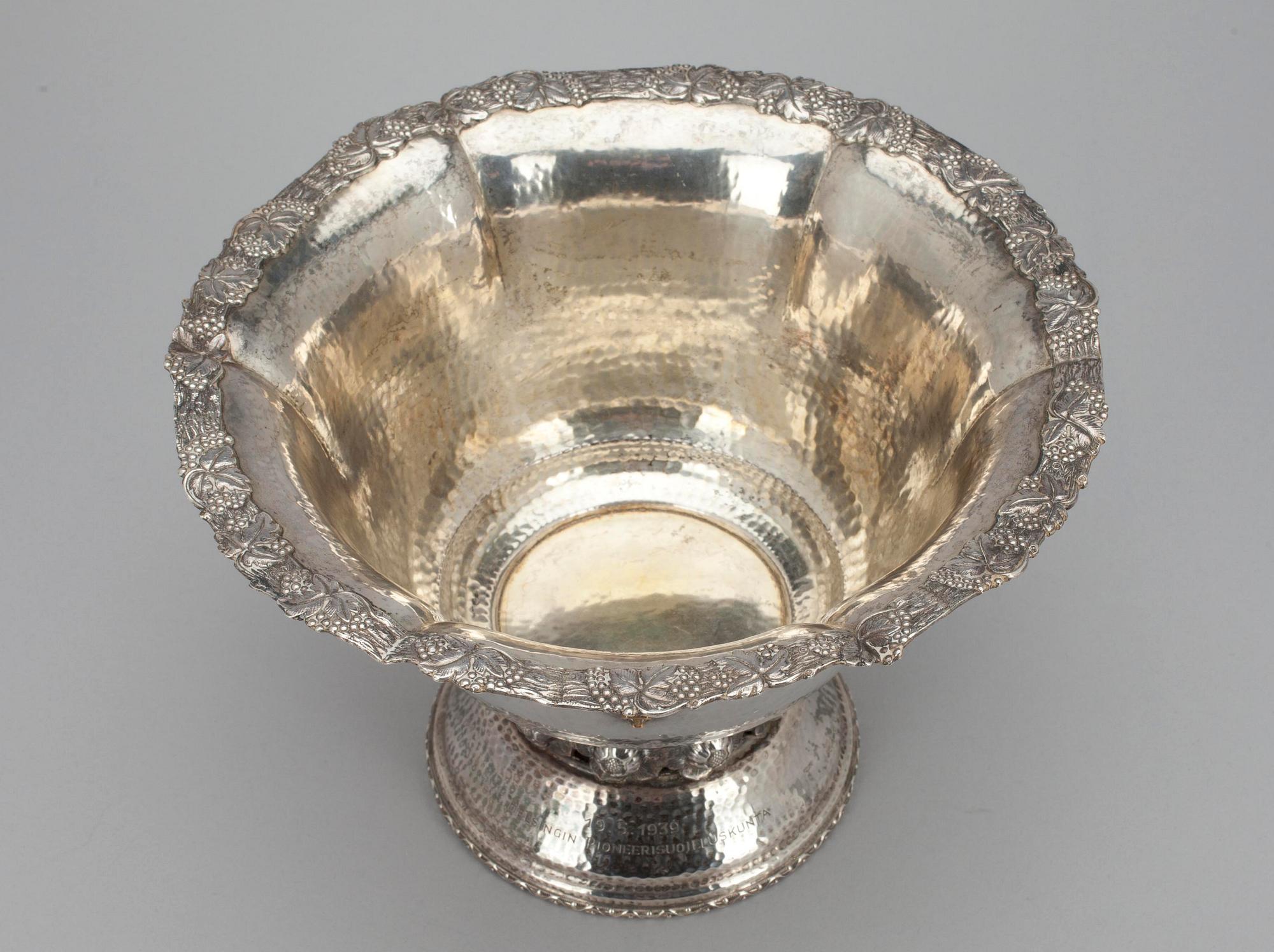 SKÅL, silver, Helsingfors 1934. Vikt 533 g.