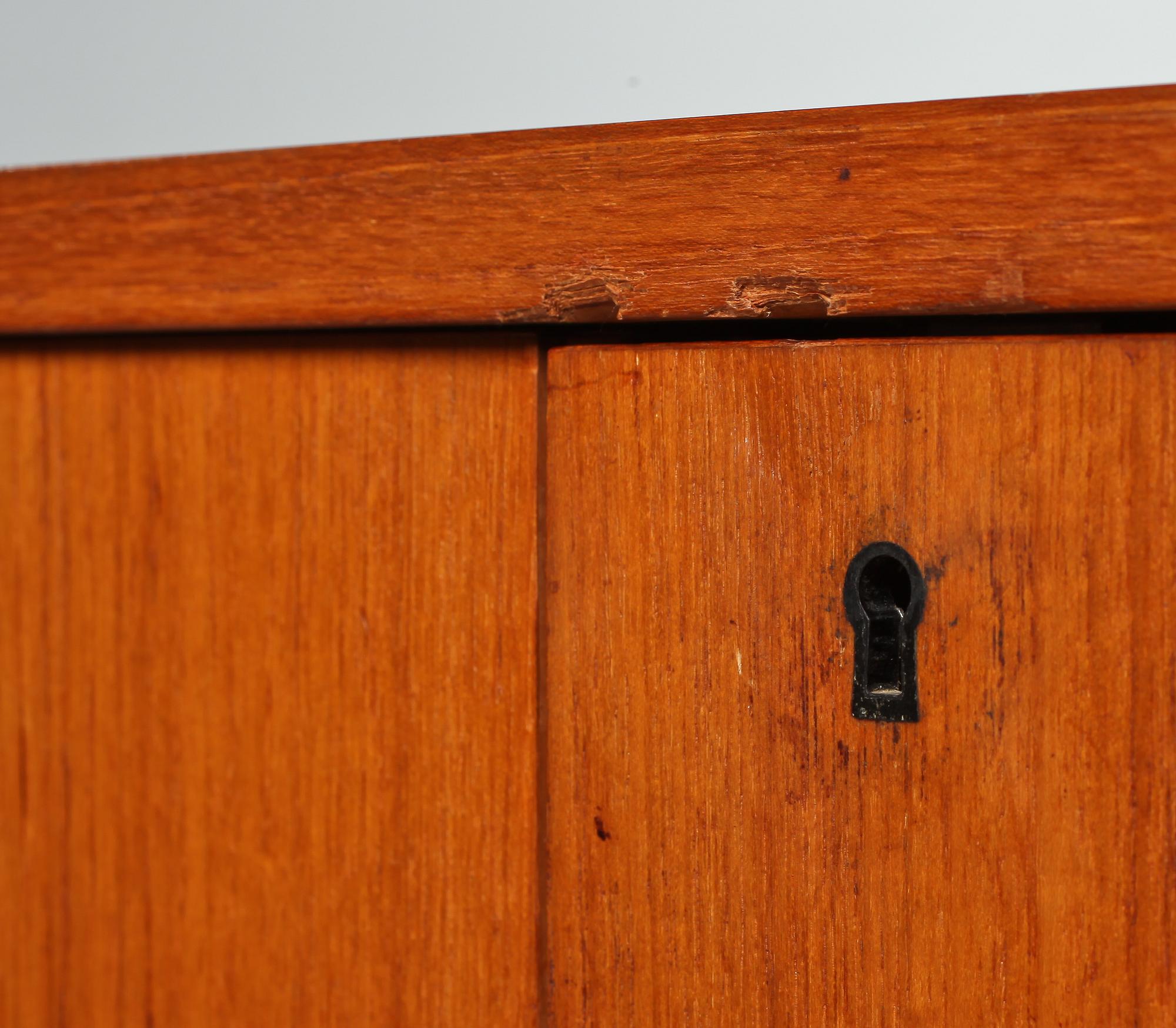 SIDEBOARD, 1900-talets tredje kvartal.