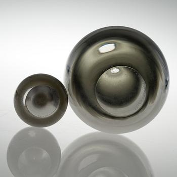 TIMO SARPANEVA, LASIVEISTOS, 2 KPL. Muna.  Sign. Timo Sarpaneva, Iittala 57 ja 58.