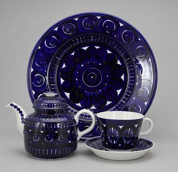 SERVISDELAR, 8 delar keramik, "Valencia" och "Fiesta", Ulla Procopé för Arabia, 1970-tal.