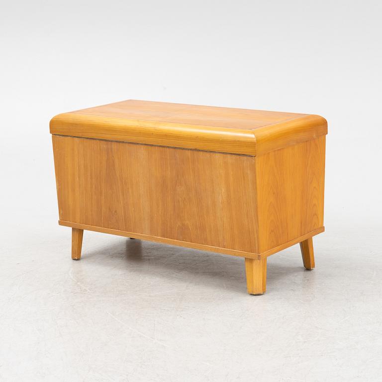 Kista, Swedish modern, 1946.