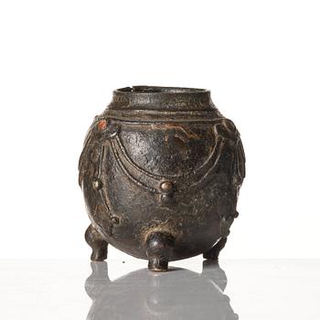 A tripod bronze censer, Yuan/Ming Dynasty.