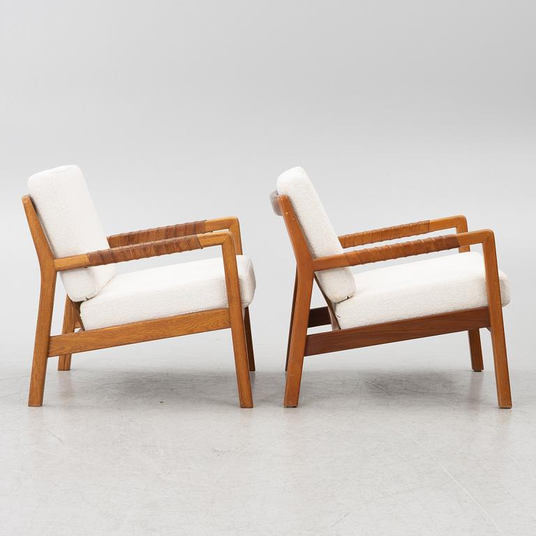Carl Gustaf Hiort af Ornäs, a matched pair of 'Rialto' lounge chairs, Puunveisto Oy - Träsnideri Ab, Finland, mid-20th century.