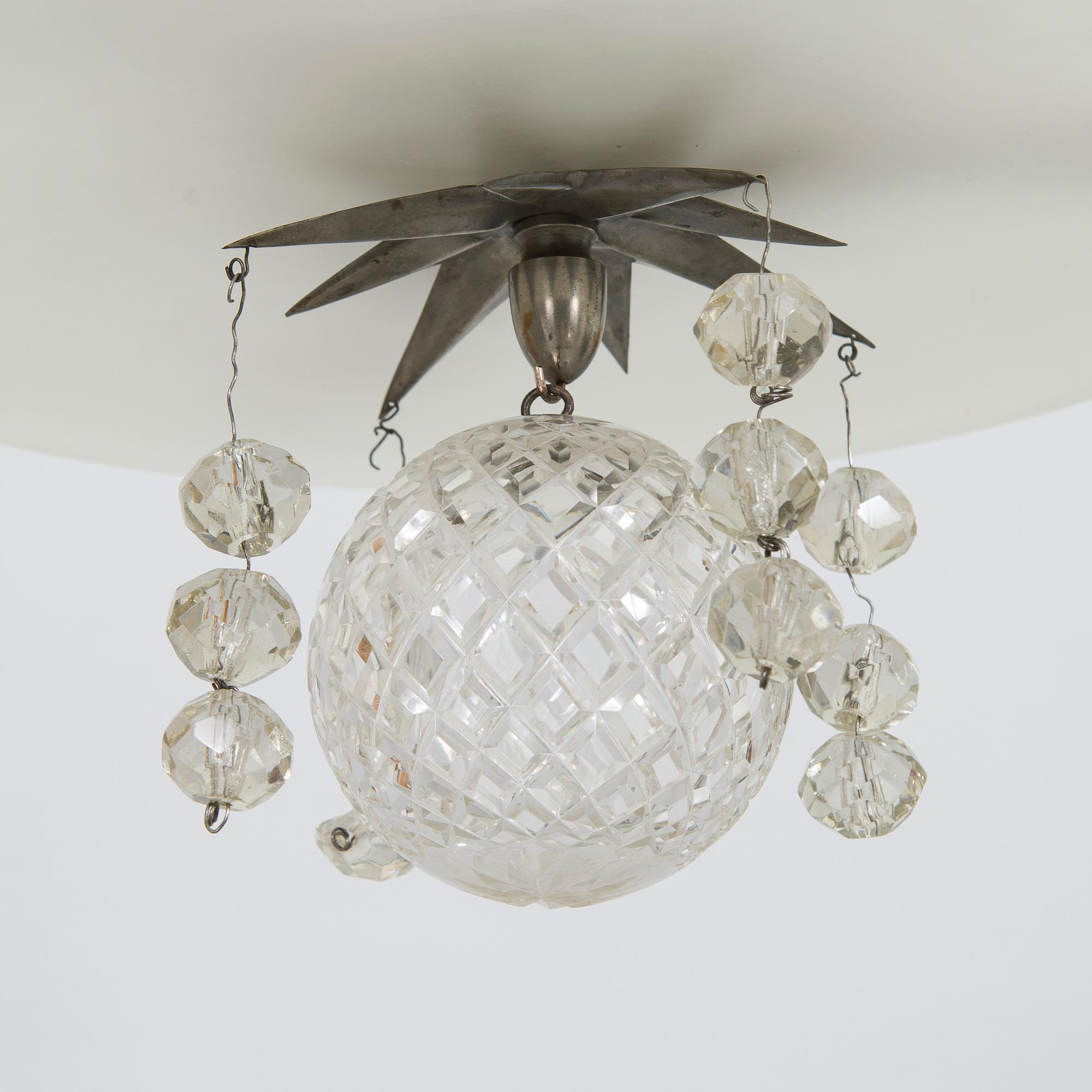 A pendant Art Deco ceiling light, 1920-30s.