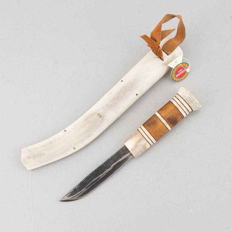 Peder Matissen, a reindeer horn knife.