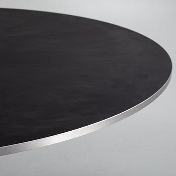 Arne Jacobsen, dining table, "Circular / B825", Fritz Hansen, Denmark.
