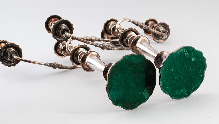 KANDELABRAR, 1 par, pläter, 1900-talets första hälft.