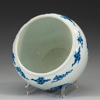 A blue and white jar, Qing dynasty, Kangxi (1662-1722) with Chenghua six character mark.