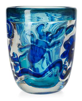 605. An Edvin Öhrström 'Ariel' glass vase, Orrefors 1944.