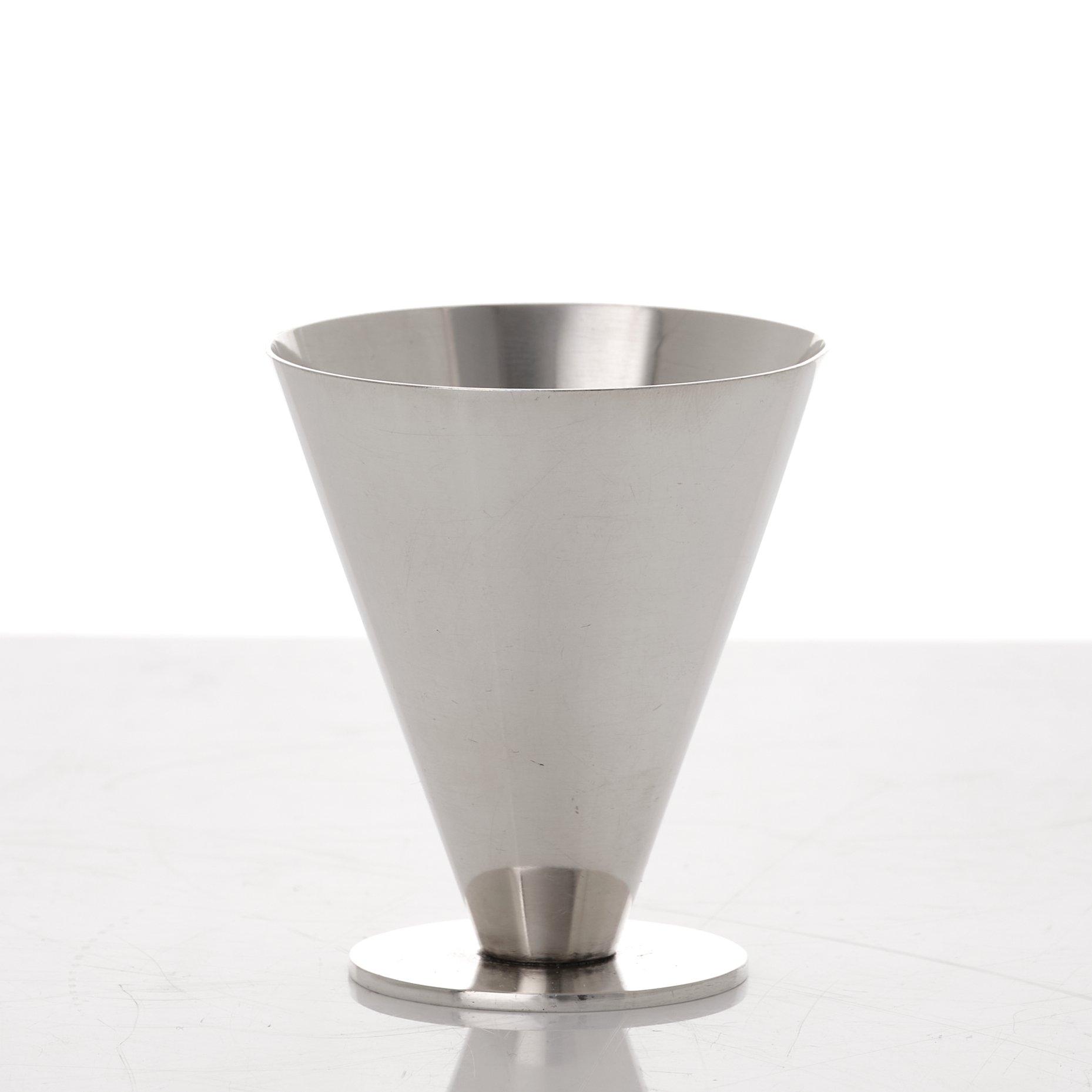 Wiwen Nilsson, a set of six sterling cocktail glasses, Lund 1933-50.