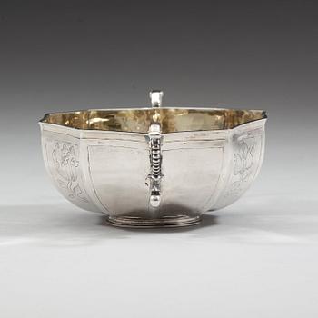 A Swedish 17th century parcel-gilt bowl, mark of Jöran Heieronymi Bernegau, Norrköping (-1648-1679).