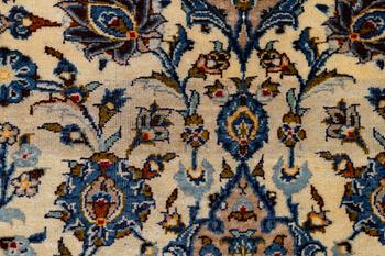 Matta, Keshan, ca 346 x 243 cm.